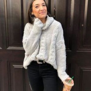 Adorable turtle neck sweater